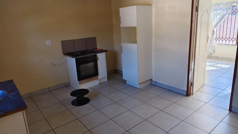 To Let 1 Bedroom Property for Rent in Miederpark North West